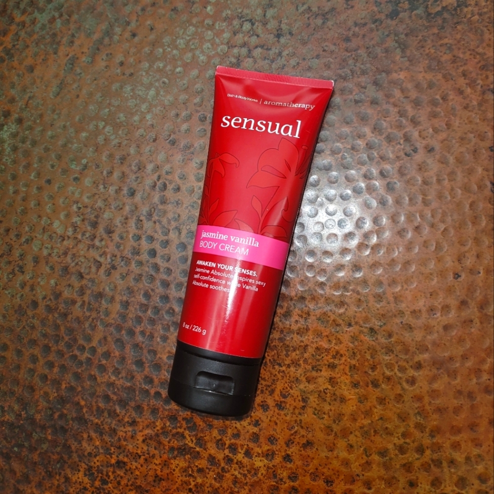 BRAND NEW Bath & Body Works Aromatherapy Sensual Jasmine Vanilla Body Cream 8oz!